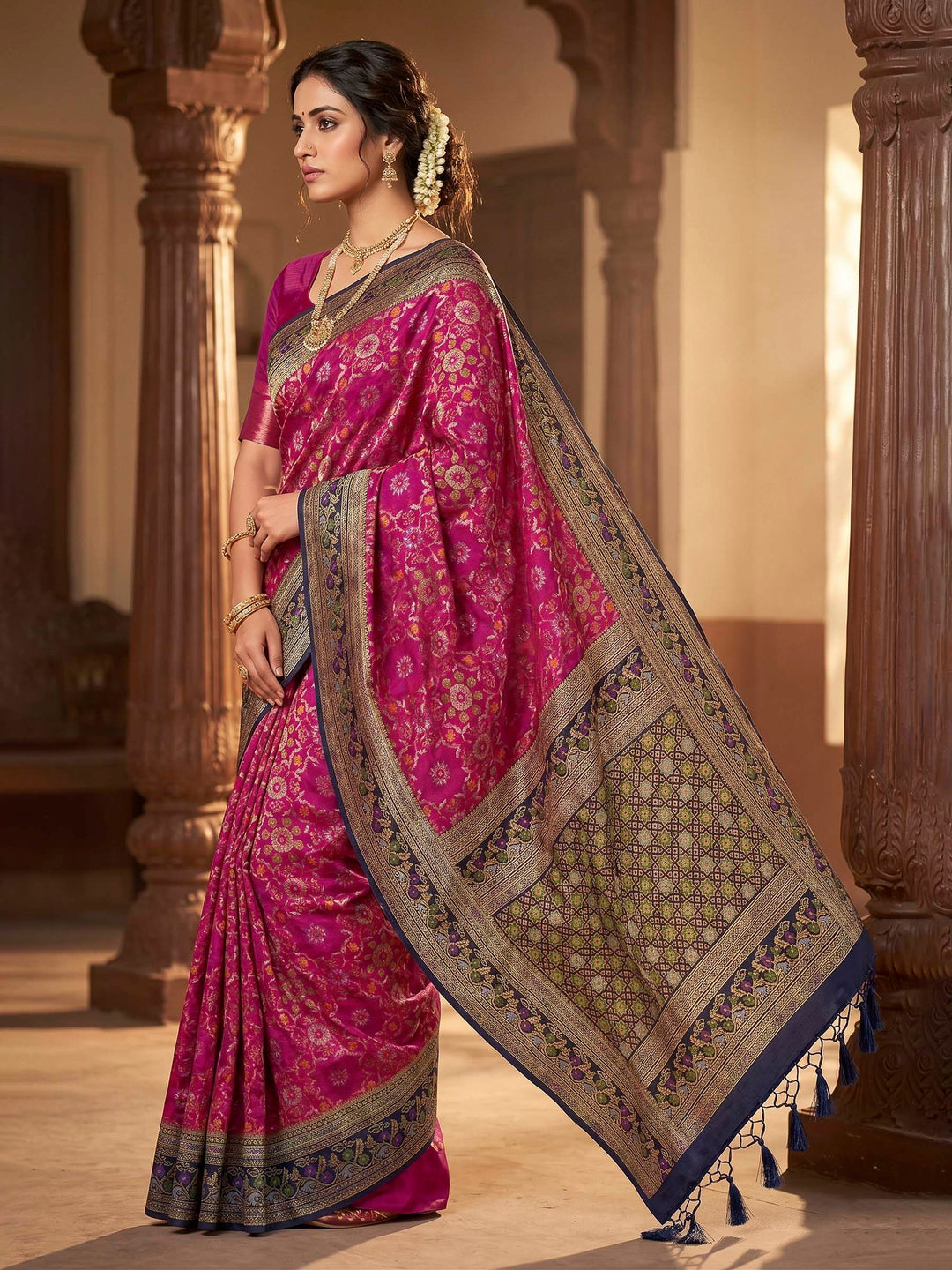 Rani Woven Design Art Silk Kanjivaram Saree