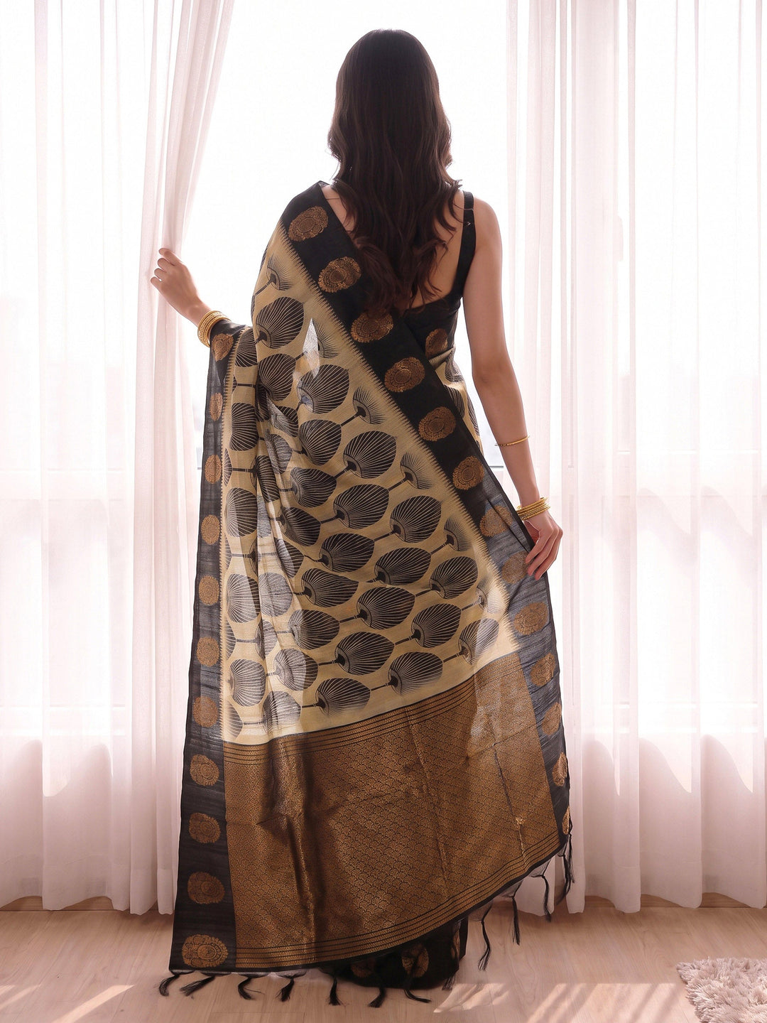 Geometric Print Art Tussar Saree