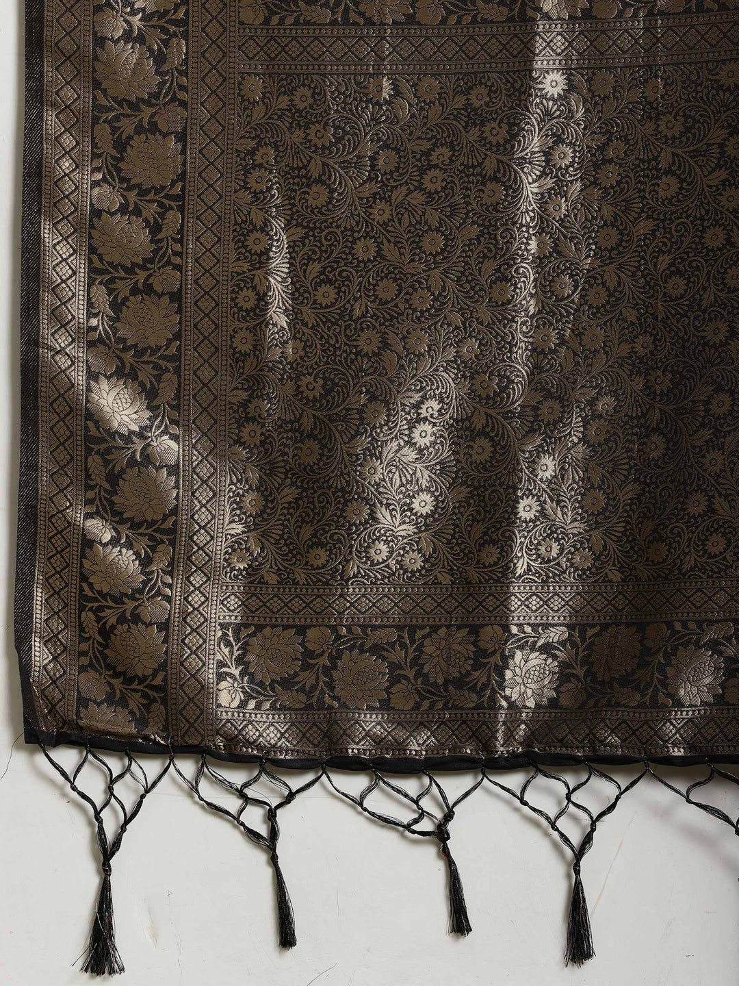Zari Booti Woven  Crepe Saree