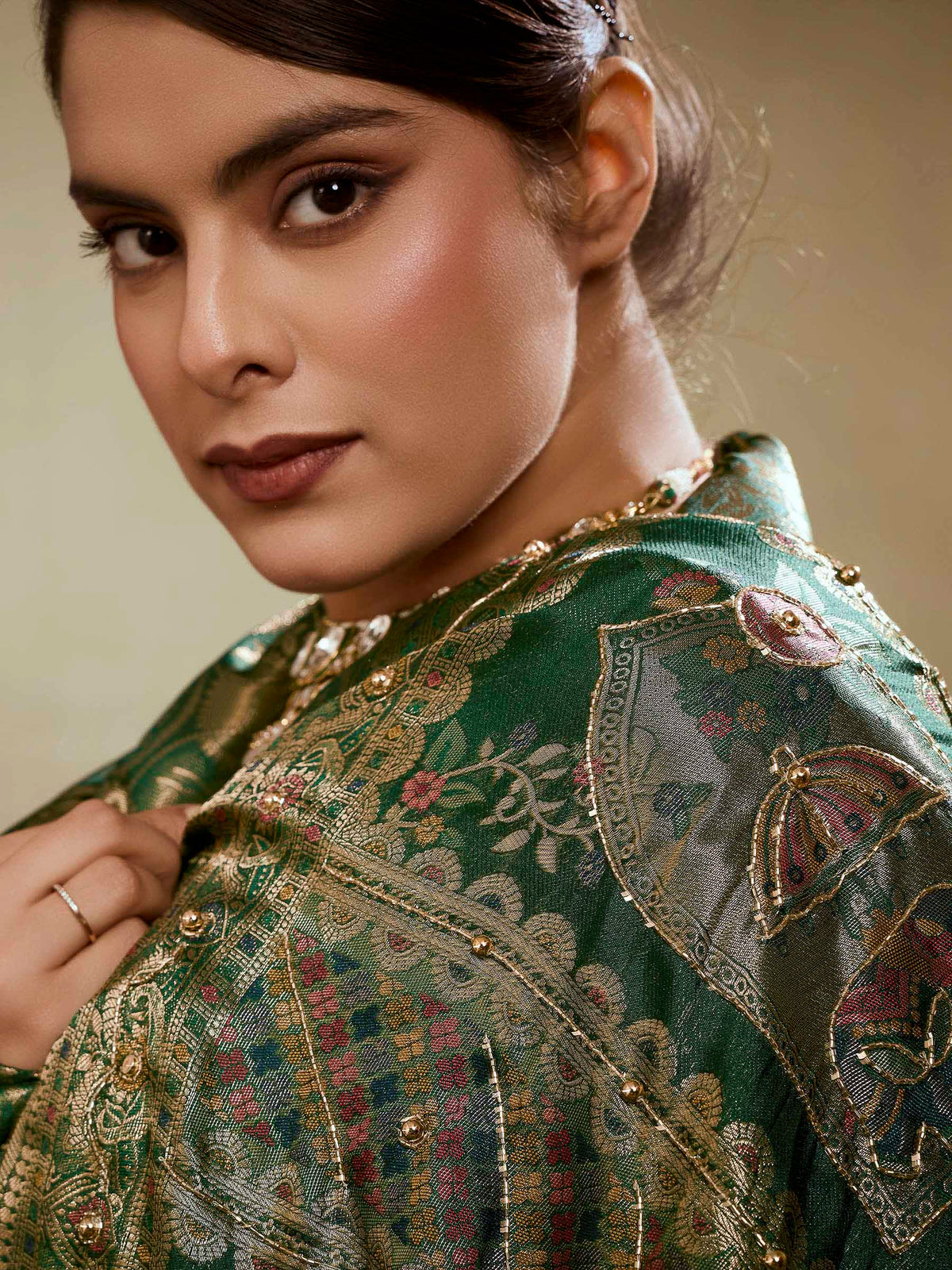 Bottle-Green Kanjivaram Silk Embroidered Handloom Saree