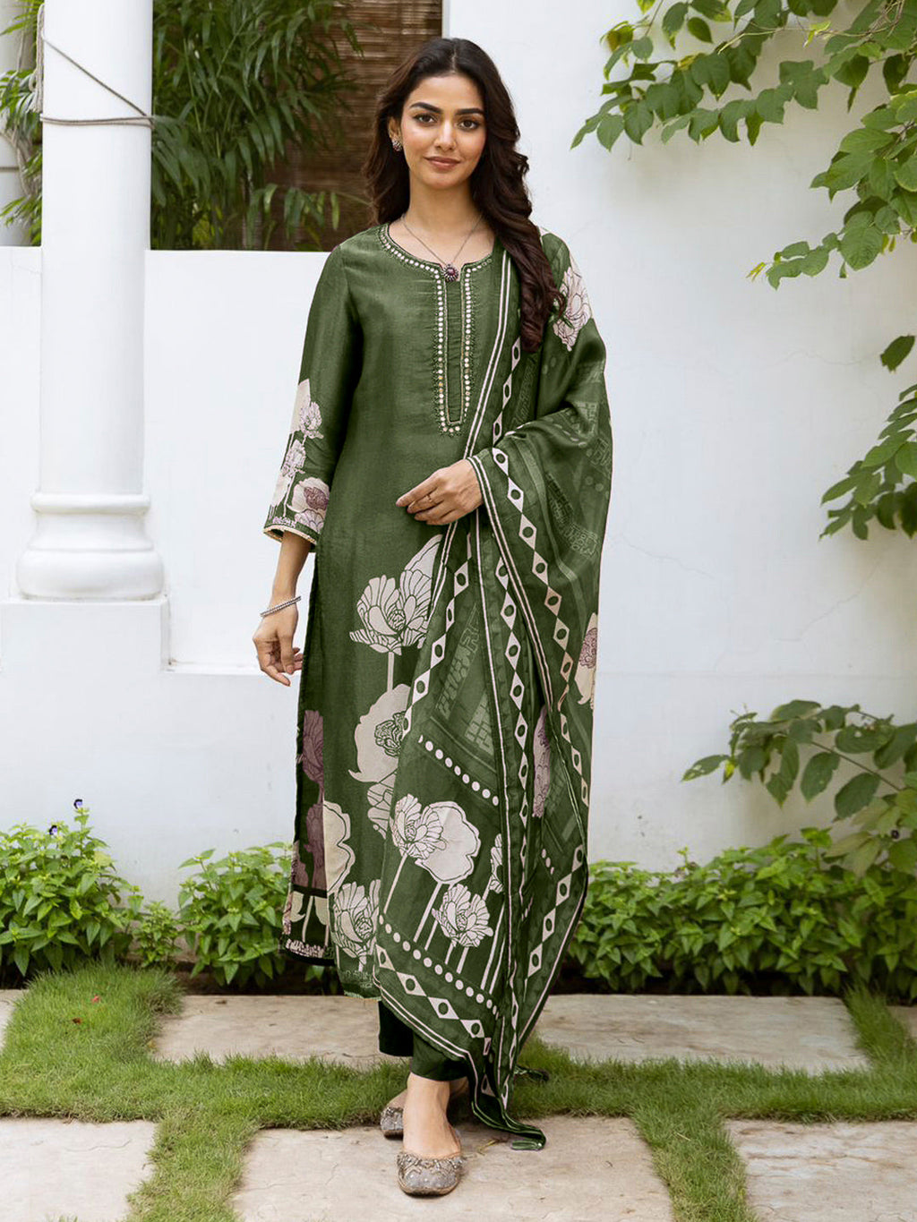 Green Embroidered Tissue Kurta With Pant & Dupatta