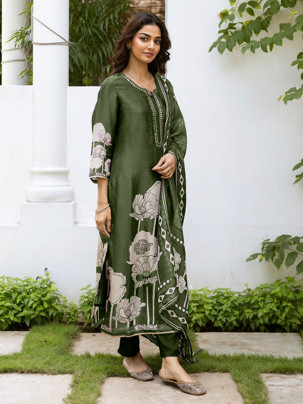 Green Embroidered Tissue Kurta With Pant & Dupatta