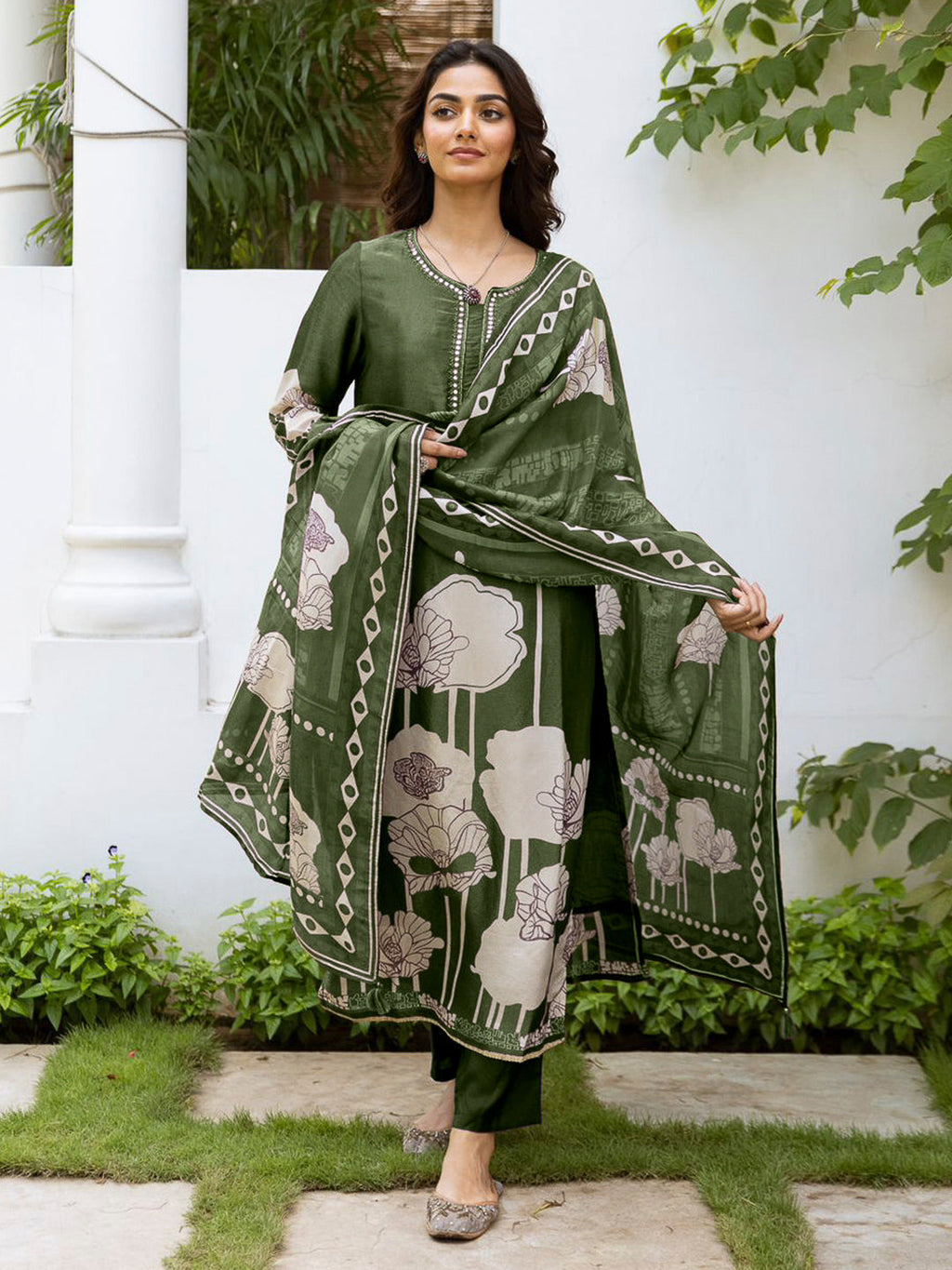 Green Embroidered Tissue Kurta With Pant & Dupatta