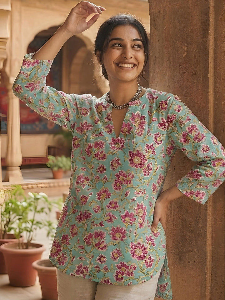 Blue Cotton Blend Printed Kurta