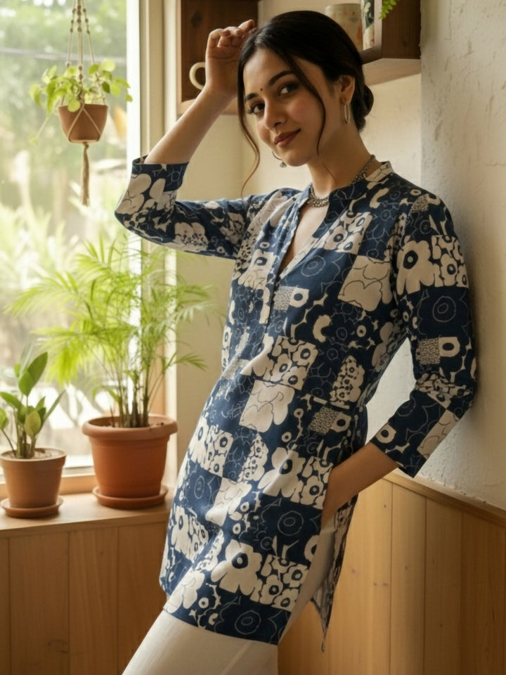 Blue Cotton Blend Printed Kurta