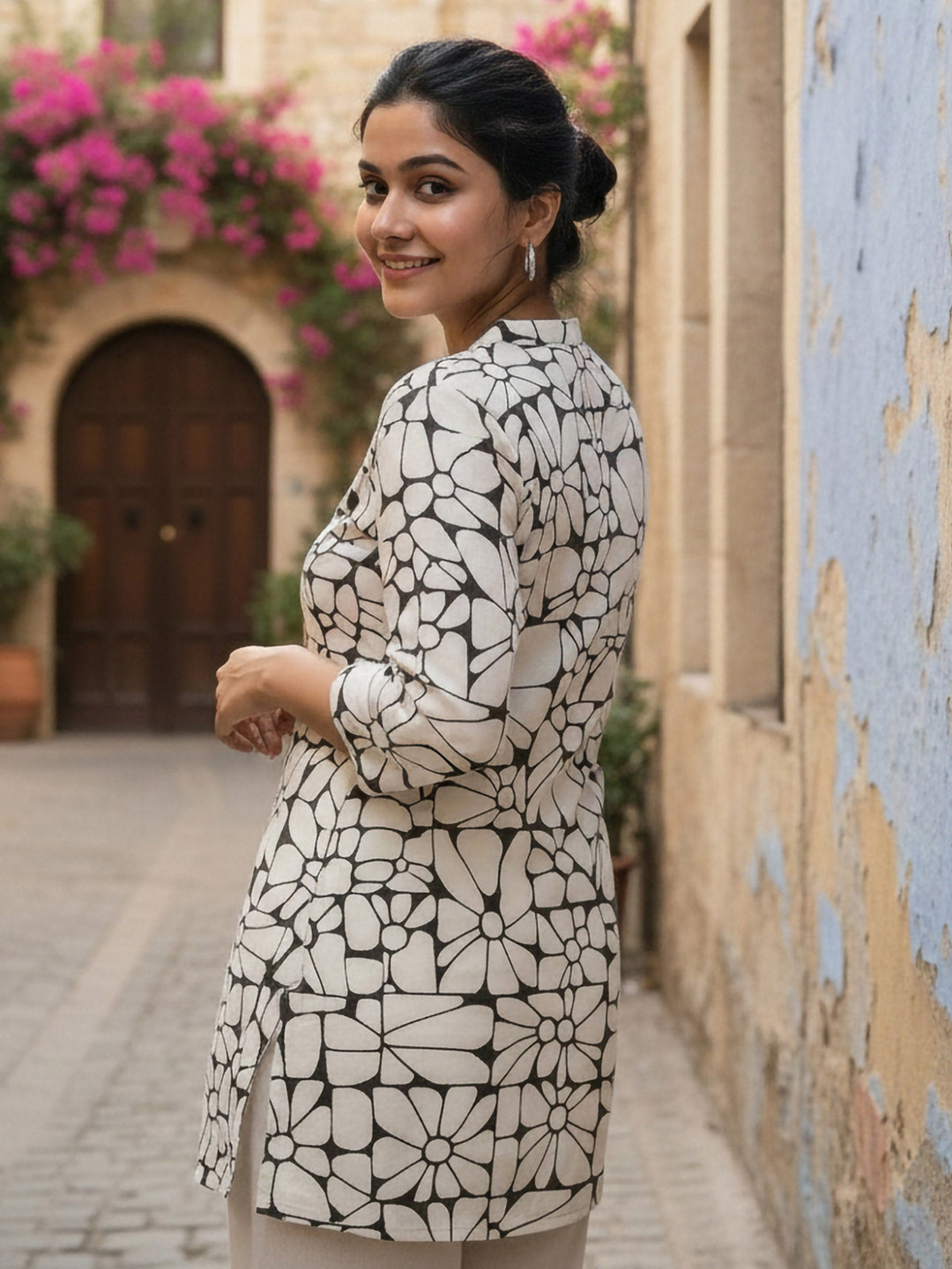 White Cotton Blend Printed Kurta