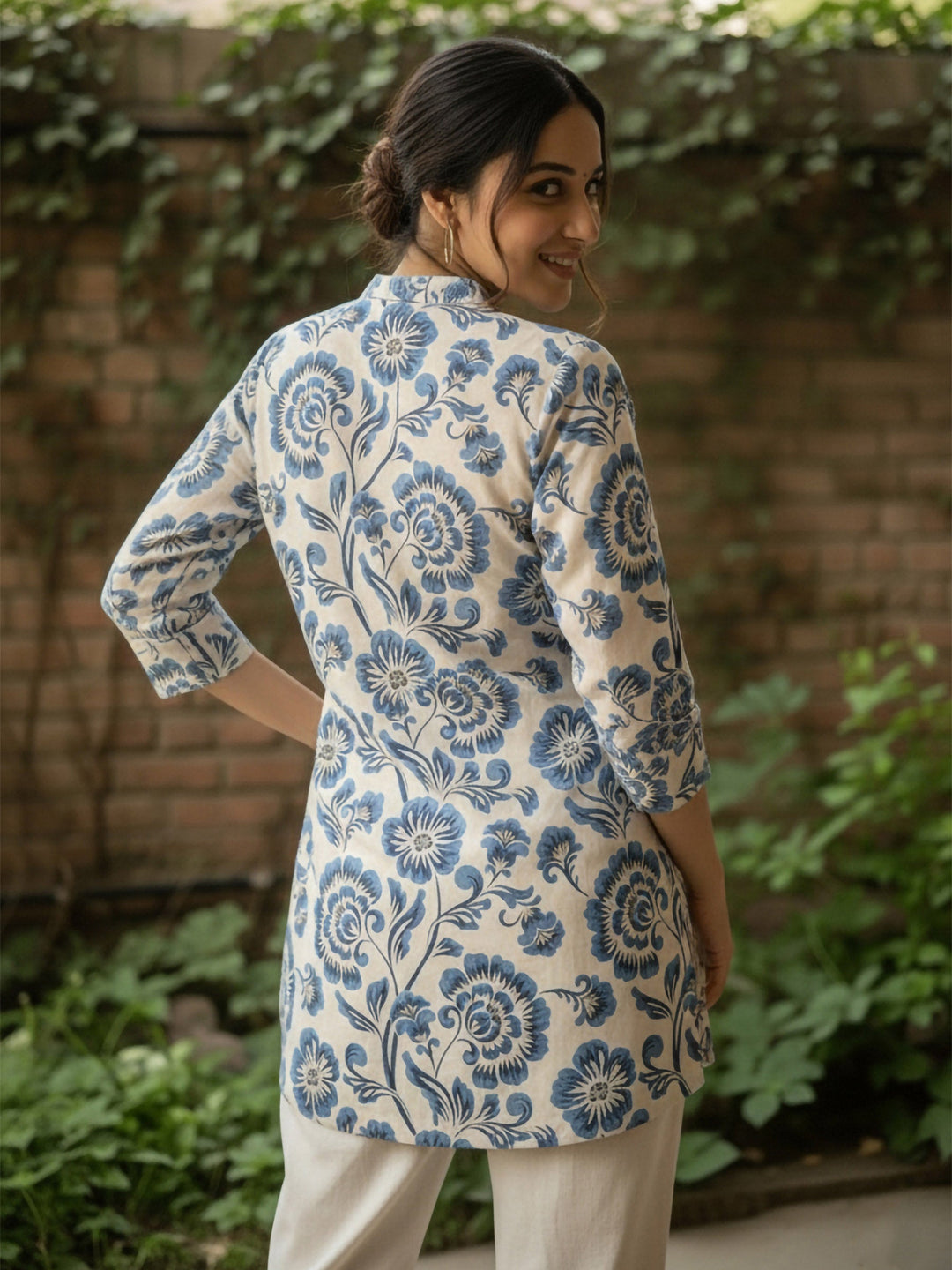 Blue Cotton Blend Printed Kurta