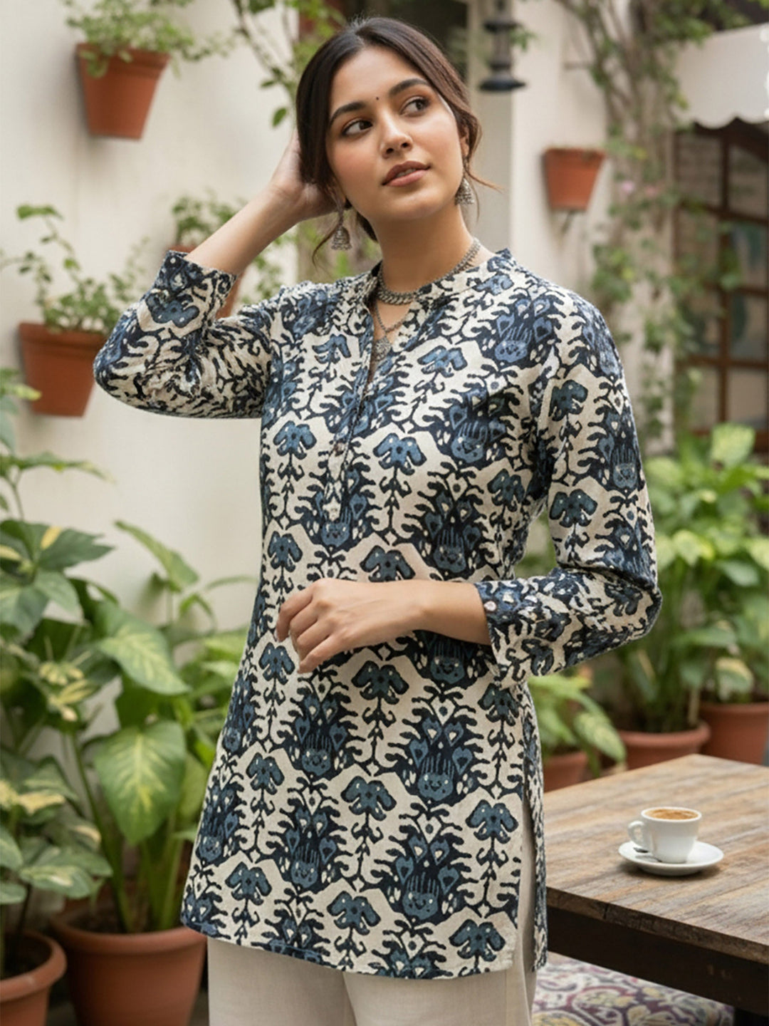 Blue Cotton Blend Printed Kurta
