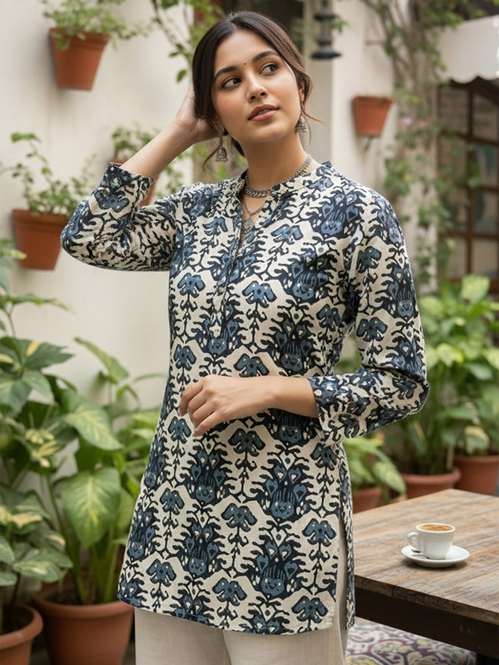 Blue Cotton Blend Printed Kurta