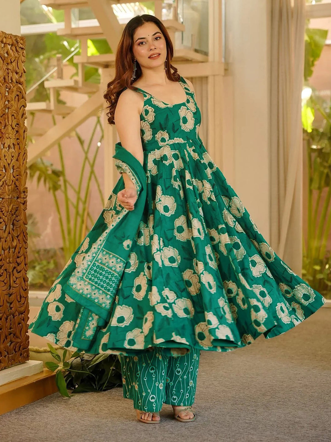 Green Embroidered Muslin Kurta Pant with Dupatta