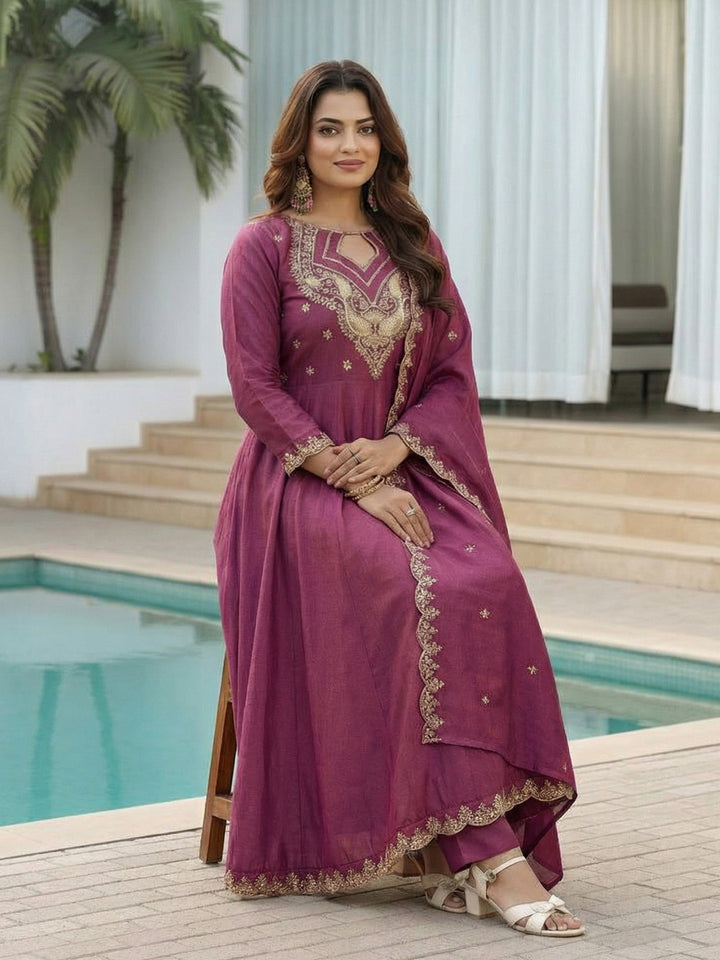 Mauve Embroidered Crepe Kurta Pant with Dupatta