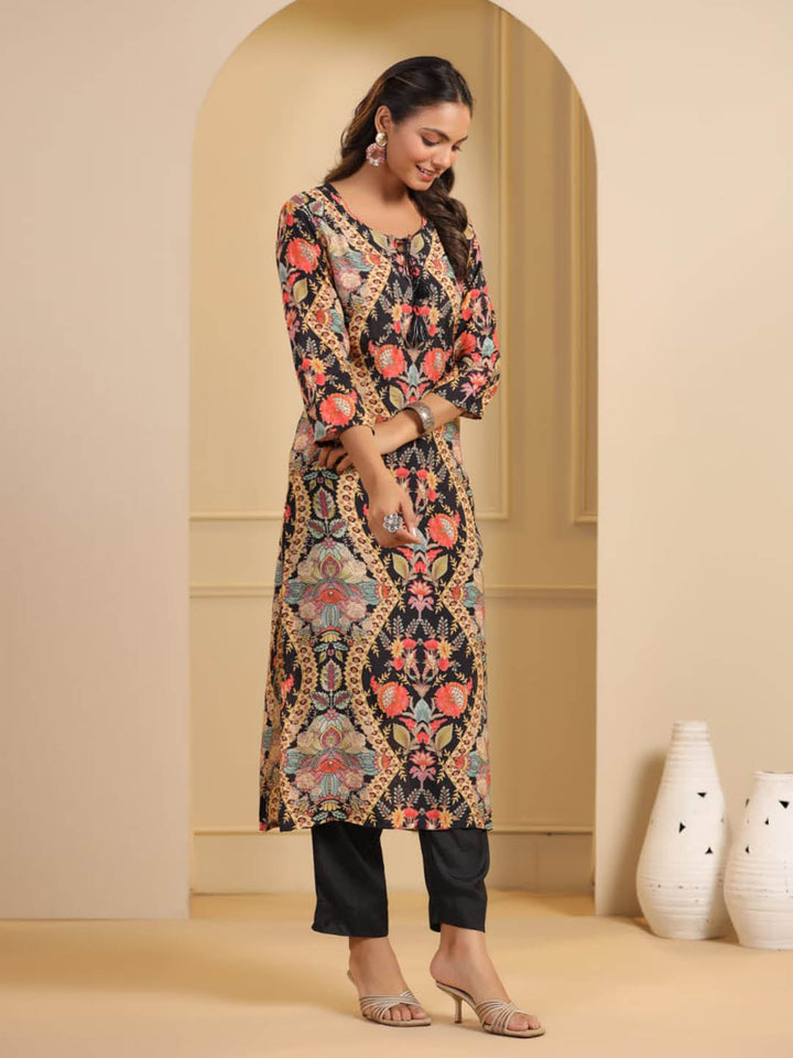 Floral Printed Muslin Kurta With Pants